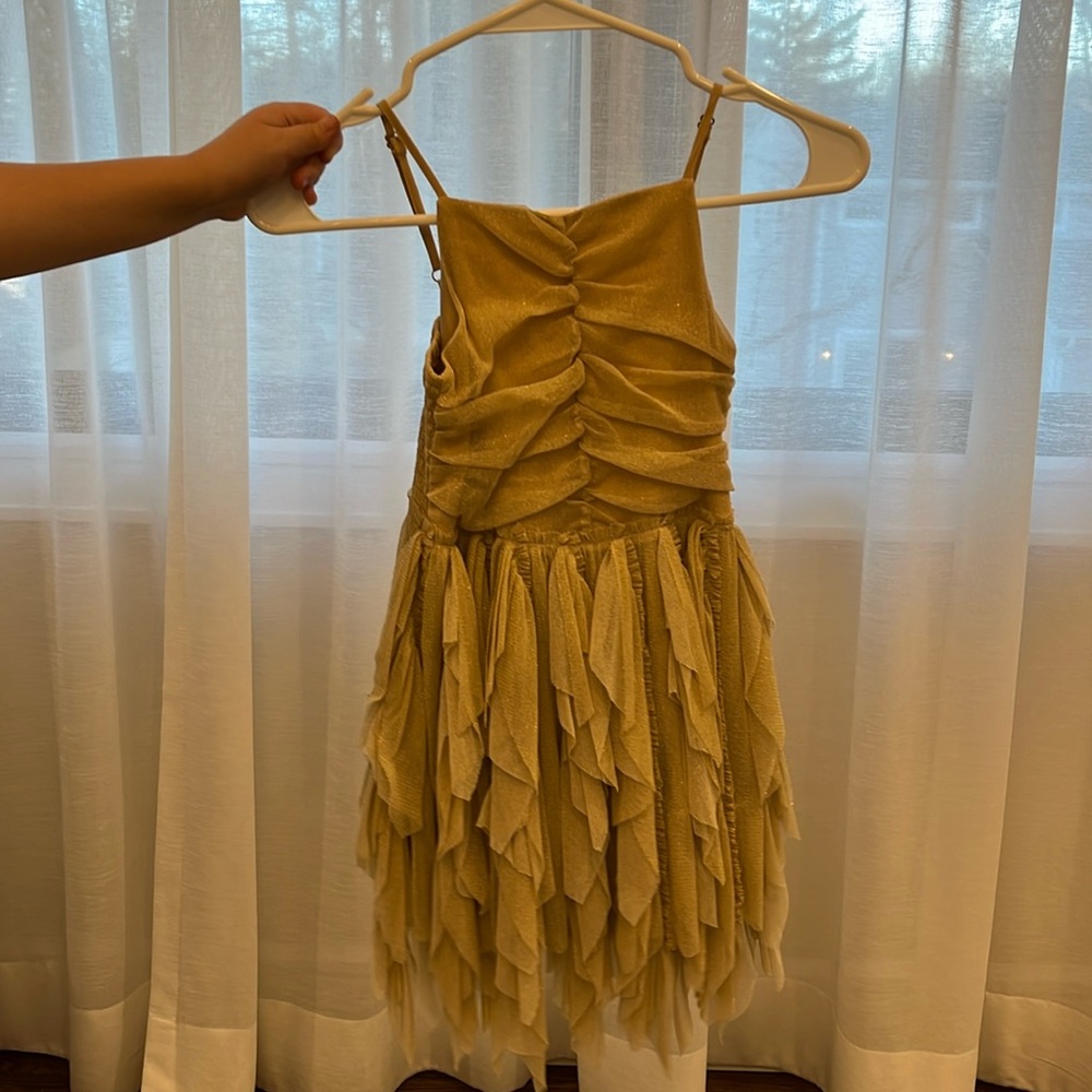 Bardot Junior / size 6x-7 Gold